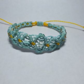 Blauw Met Geel Gedraaid Armbandje Met Doorzichtige Kraaltjes